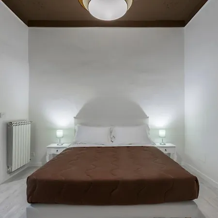 Gilda Apartment New Elegant Apartment In Termini Roma Exterior foto